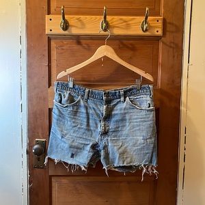 Vintage Levi’s cut off shorts